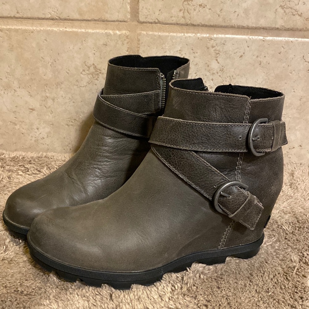 Sorel Joan of Arctic Wedge II Leather booties